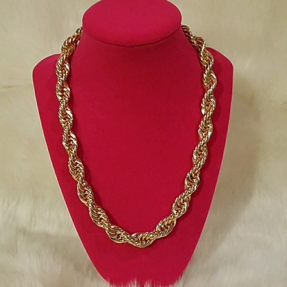 Accessories - Twist Necklace